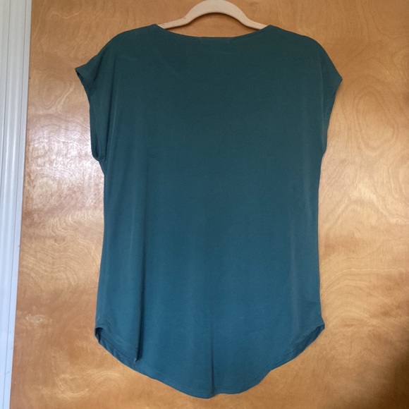 Short sleeve by Green Envelope - Picture 3 of 3